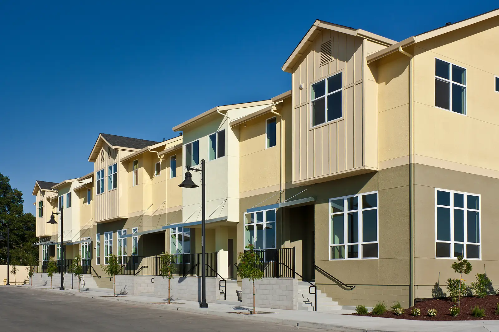 Multifamily Leasing Essentials in Bullhead City, AZ: What Landlords Should Know When Diversifying